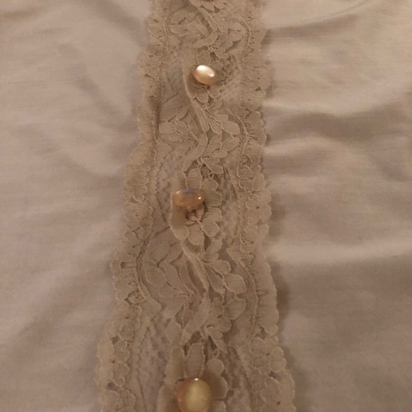 Cream and lace tank - Picture 3 of 6